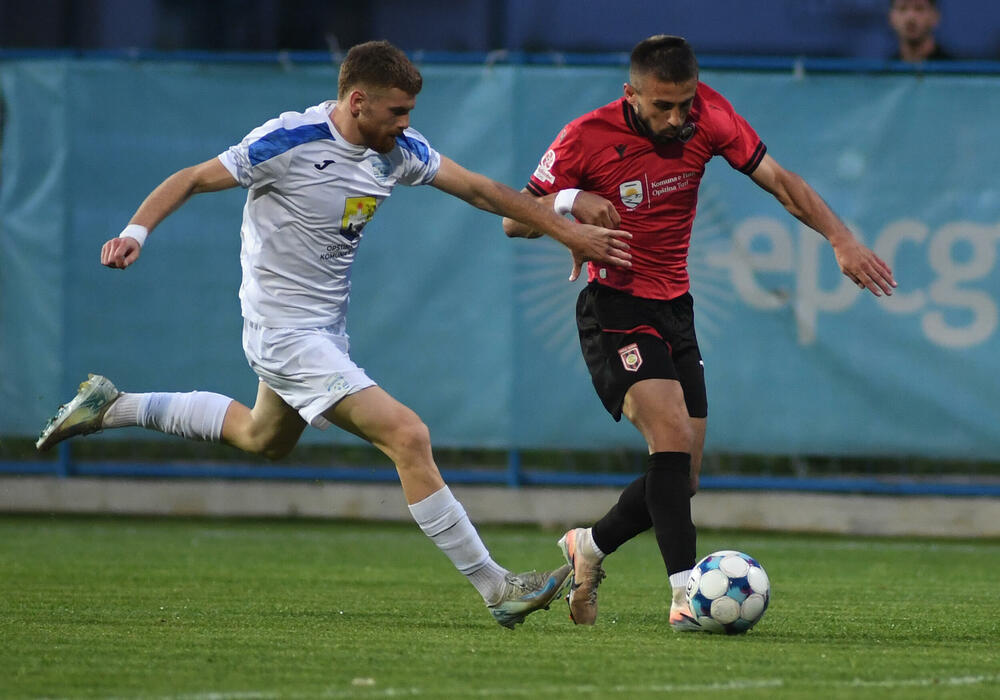 <p>Tim iz Tuzi u dva meča bolji od drugoligaša Otranta, u revanšu slavio 1:0 golom Petra Sekulovića iz penala</p>