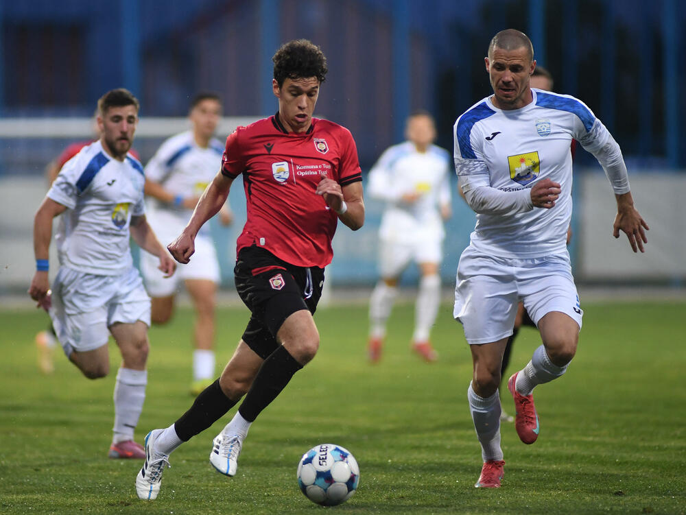 <p>Tim iz Tuzi u dva meča bolji od drugoligaša Otranta, u revanšu slavio 1:0 golom Petra Sekulovića iz penala</p>