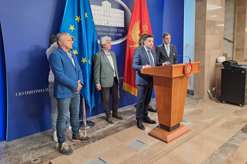 Abazović na konferenciji, Foto: Mirko Kotlaš