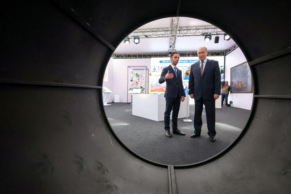 Putin na izložbi „Heroji specijalne vojne operacije: podvig jedinstva“ u Moskvi, 30. aprila
