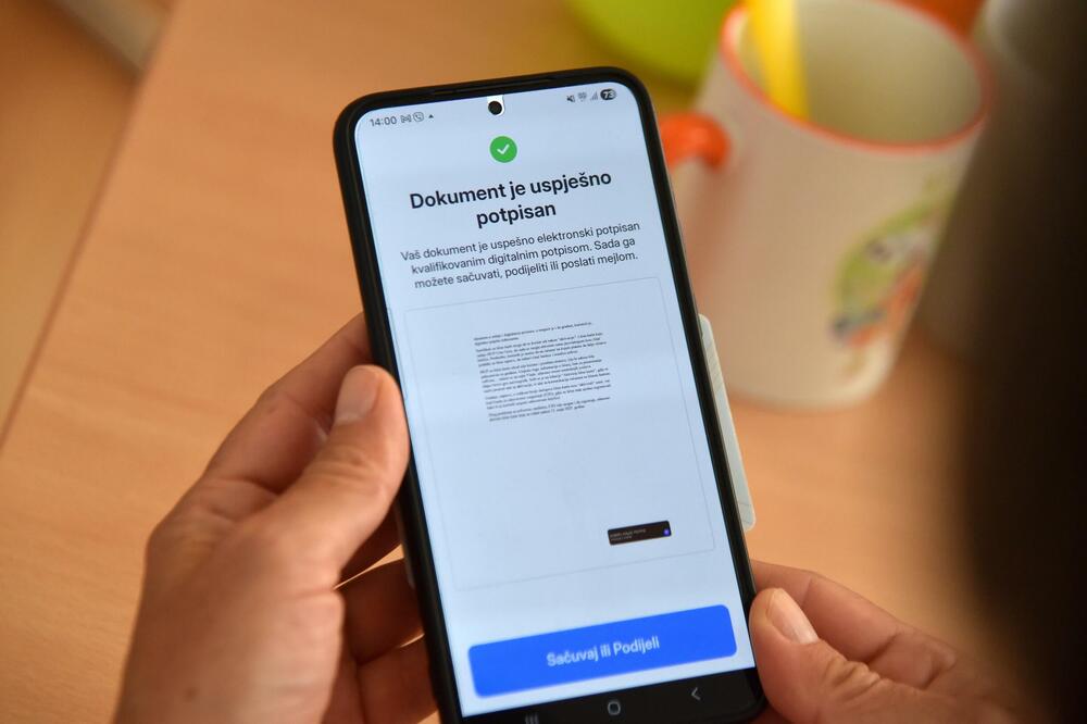 Digitalni potpis validan je kao i svojeručni, Foto: Boris Pejović