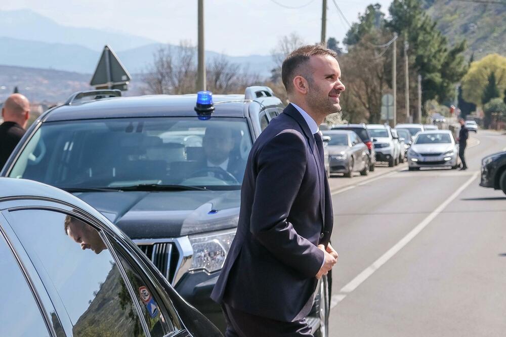 Na raspolaganju mu samo službeno vozilo: Spajić, Foto: Risto Božović
