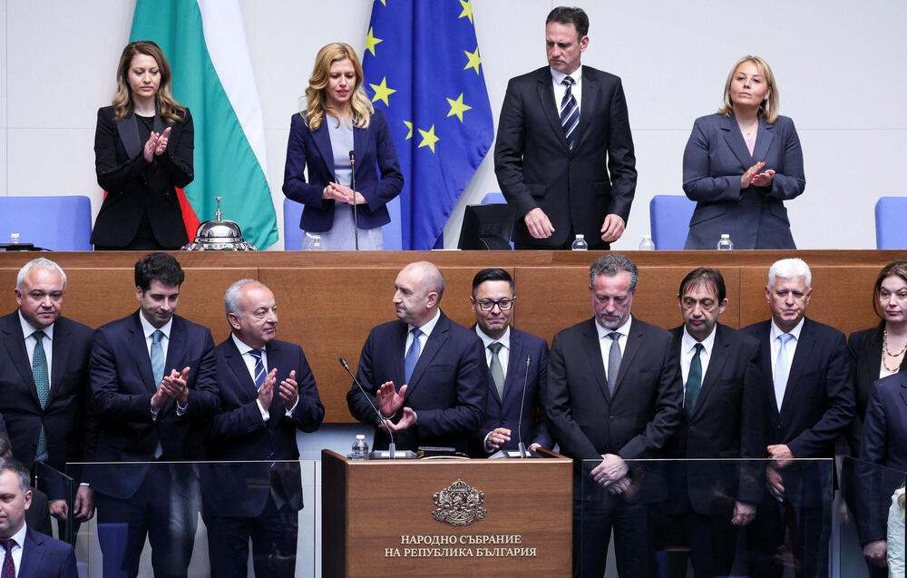 Radev i novi ministri juče su položili zakletvu