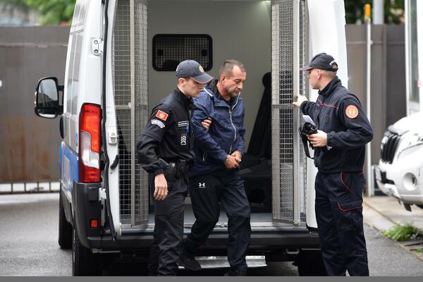 Чадженовича звільнили з в'язниці, щоб він міг захищатися самостійно: Змушений час від часу...