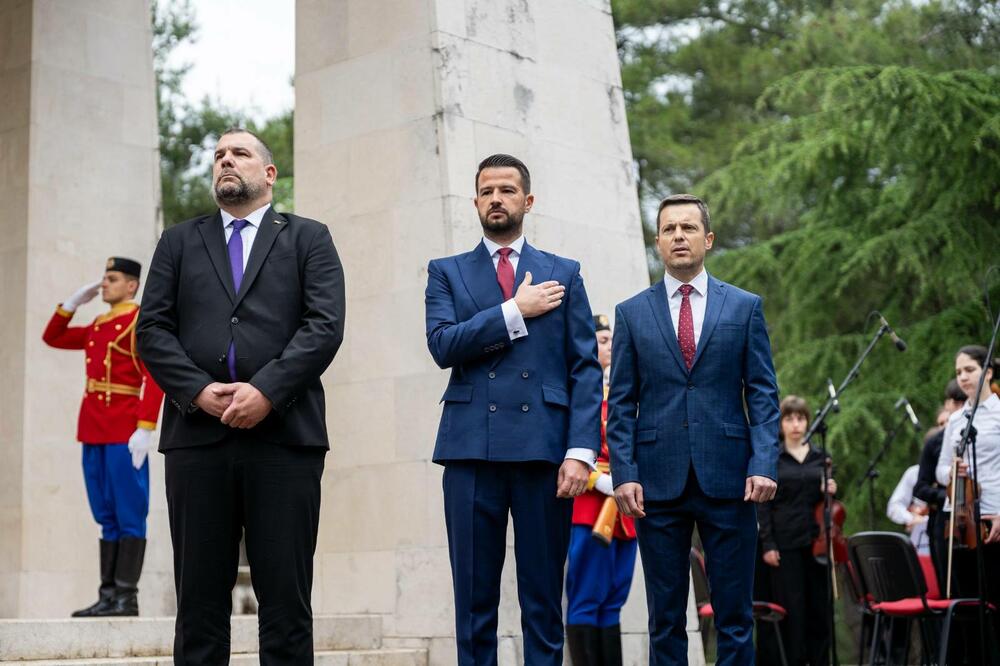 <p>&bdquo;Danas, kada živimo u miru, naša je dužnost da se sjećamo. Ne samo da bismo odali počast, već da bismo razumjeli da fašizam nije samo prošlost, već i opomena. Opomena šta se dešava kada mržnja nadvlada razum i kada se zaboravi vrijednost čovjeka. Zato, Dan pobjede nije samo dan istorije, već i dan savjesti"</p>