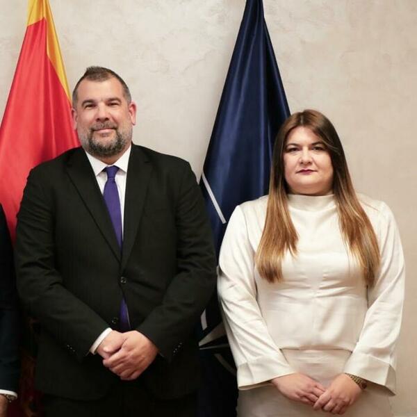 Партия, а не государственный служащий: у министерства нет проблем с тем, что...