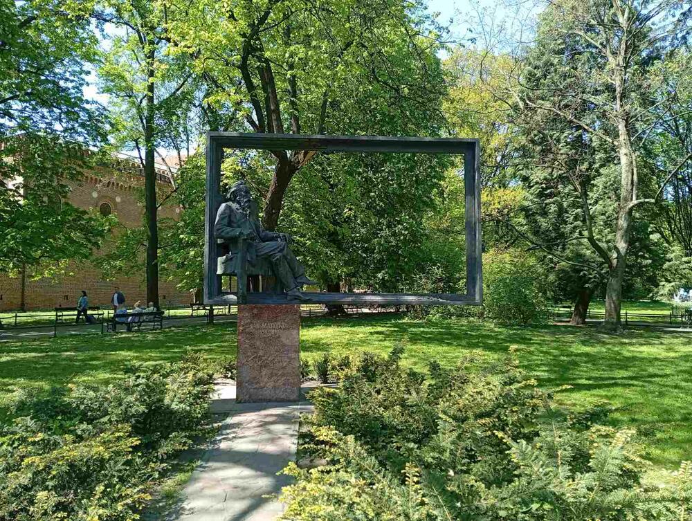 Spomenik u parku Planti