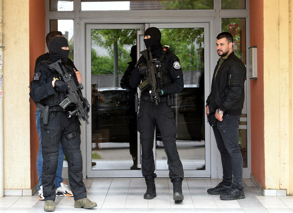 <p>Prema nezvaničnim podacima među uhapšenima su i osumnjičeni za ubistvo u Podgorici, u julu prošle godine</p>