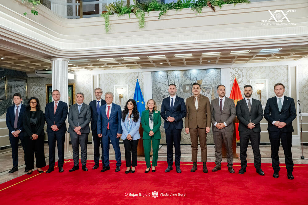 Sa Ministarstva zdravlja, Foto: ugovor medicinske opreme