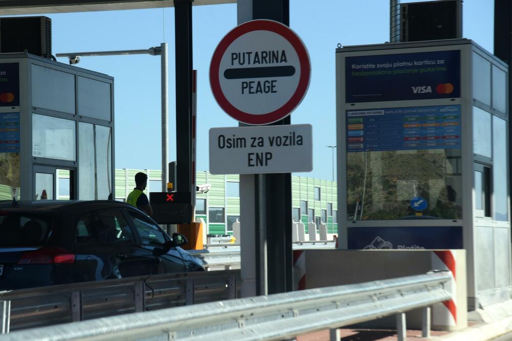 Bivši izvođači i podizvođači imali milionske privilegije, Foto: BORIS PEJOVIC