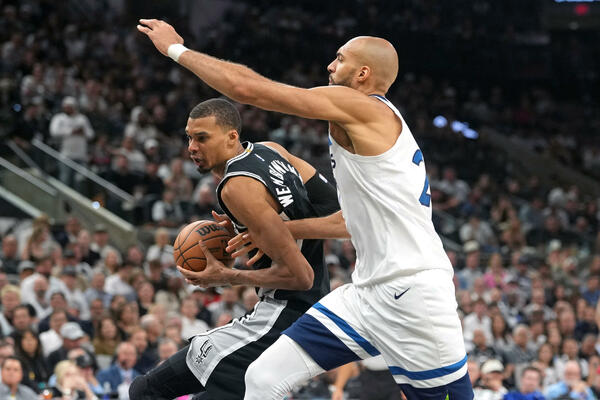 Vembanyama brings Spurs one step closer to Western Conference finals