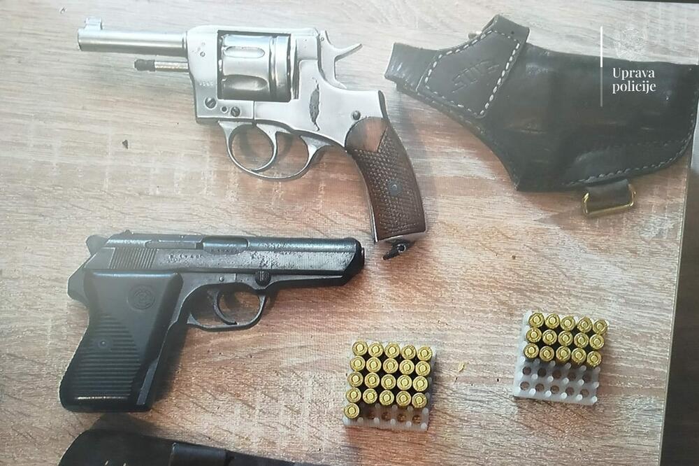 Oduzeto oružje i municija, Foto: Uprava policije