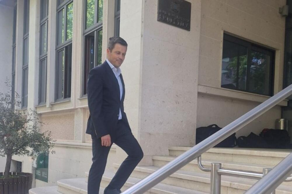 Mujović dolazi na sastanak, Foto: Željka Vučinić