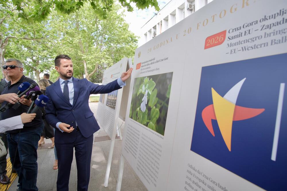 <p>"Izložba predstavlja dio programa aktivnosti predsjednika Crne Gore posvećenog obilježavanju dvije decenije od obnove nezavisnosti i podsjećanju na najvažnije trenutke savremene crnogorske istorije", saopšteno je iz kabineta predsjednika Crne Gore Jakova Milatovića</p>