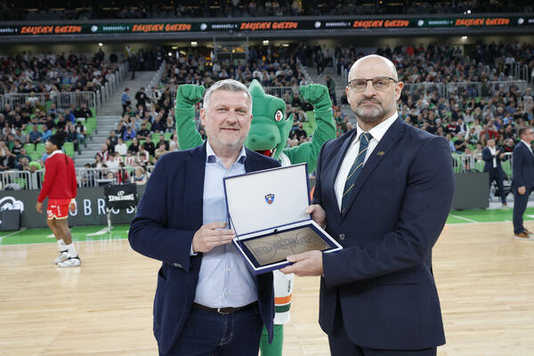 Mitrović received the award for the best coach in the ABA League, then demolished...