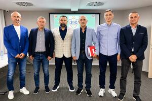 Dejan Jelenić dobio Uefa Pro licencu