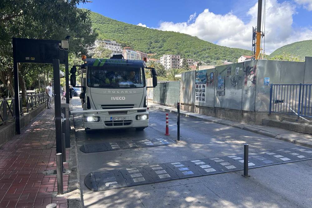 Kamion ispred rampe, Foto: Vuk Lajović