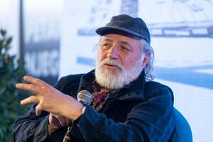Kad stihovi zamirišu na život: Šerbedžija pretvorio Sajam knjiga u...