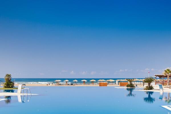 Spezielles Urlaubspaket im Azul Beach Resort Montenegro anlässlich von...