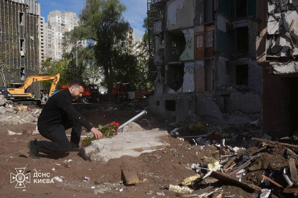 U napadu na stambenu zgradu u Kijevu stradale su najmanje 24 osobe, Foto: REUTERS