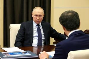 Putin militarizuje rusku elitu