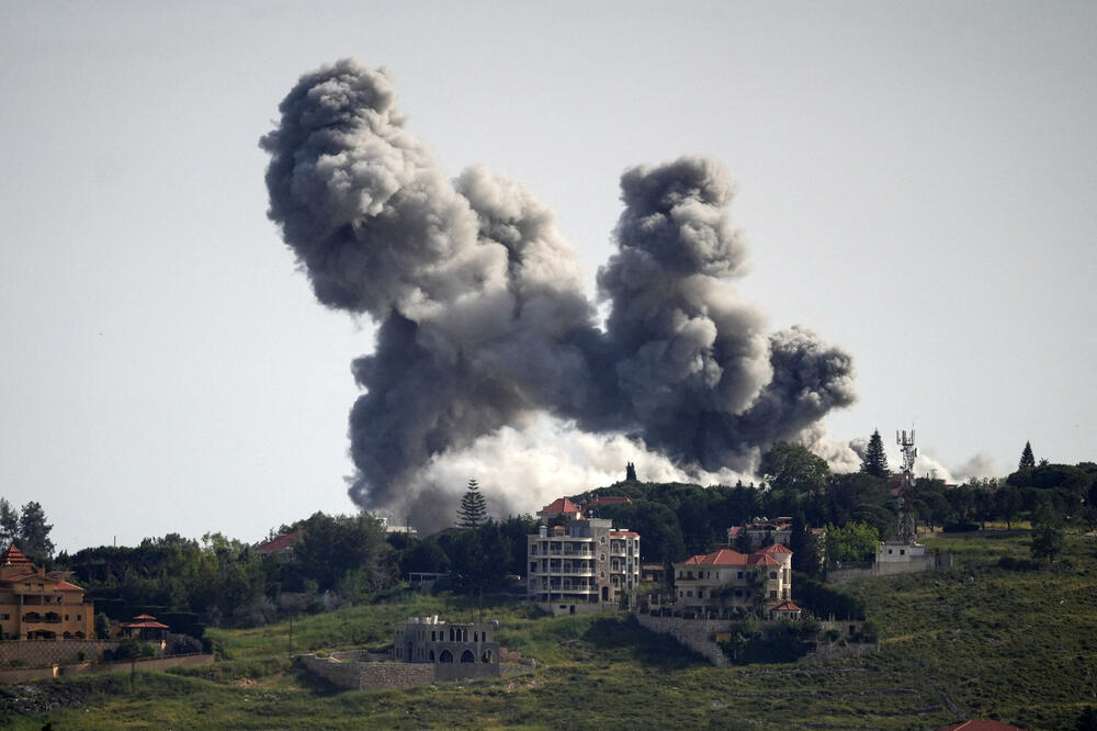 Detalj nakon izraelskog napada na mjesto Zebdin u Libanu, Foto: Reuters