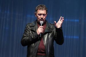 Banderas denies bankruptcy rumors
