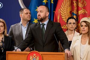 Nikolić: Vlast bježi od odgovornosti kroz "ćutanje" u parlamentu i...