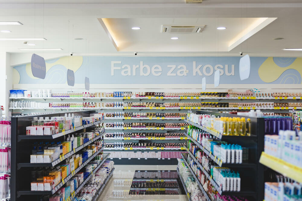 <p>Novi Mil Pop Centar na Barutani donosi više od 30.000 artikala, moderan koncept kupovine i prošireni asortiman na više od 1300m&sup2;.</p>