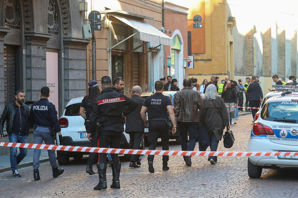 Detalj nakon napada u Modeni, Foto: Reuters
