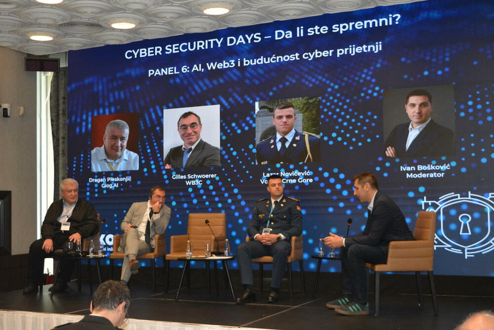 <p>Konferencija je tokom dva dana okupila renomirane regionalne i međunarodne stručnjake iz oblasti sajber bezbjednosti, predstavnike Vojske Crne Gore, državnih institucija, finansijskog sektora, telekomunikacionih operatora i globalnih tehnoloških kompanija.</p>