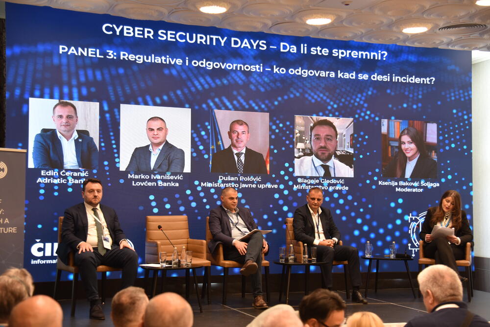<p>Konferencija je tokom dva dana okupila renomirane regionalne i međunarodne stručnjake iz oblasti sajber bezbjednosti, predstavnike Vojske Crne Gore, državnih institucija, finansijskog sektora, telekomunikacionih operatora i globalnih tehnoloških kompanija.</p>