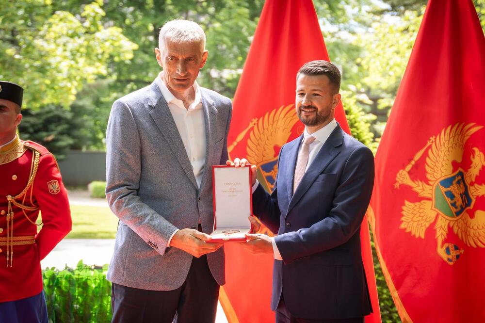 Uručenje odlikovanja