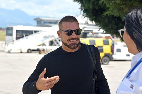 Ricky Martin trifft in Podgorica ein.