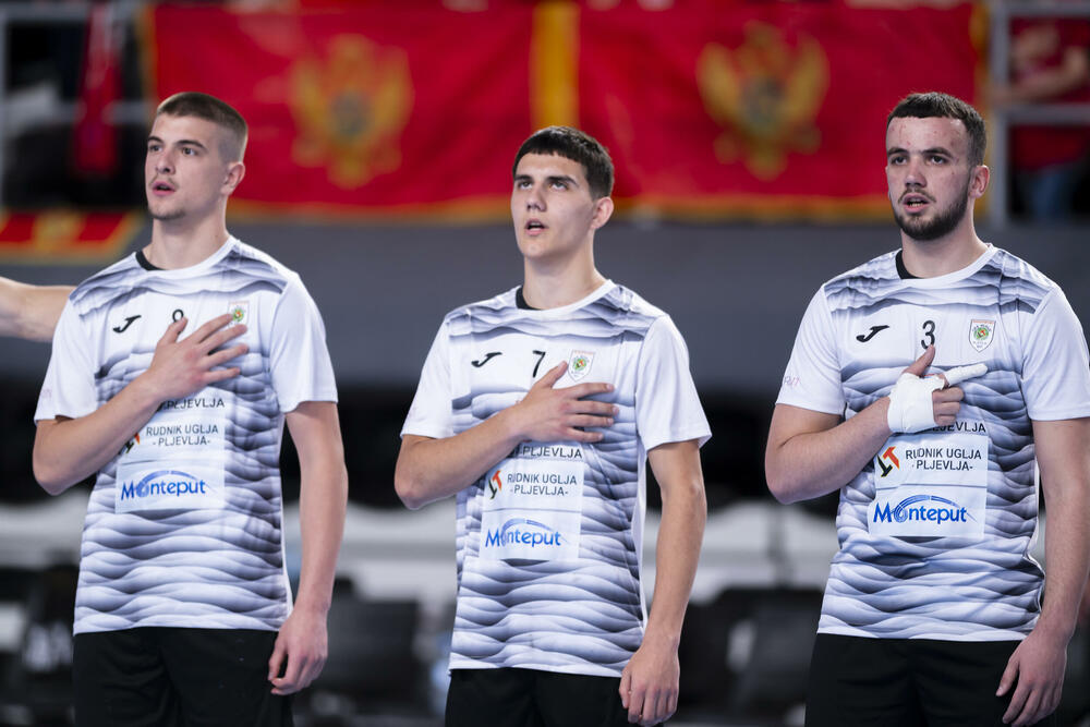 <p>Cetinjani bolji od Pljevljaka u finalu (34:26), do kraja sezone imaju veliki šansu da kompletitraju devetu dvostruku krunu</p>