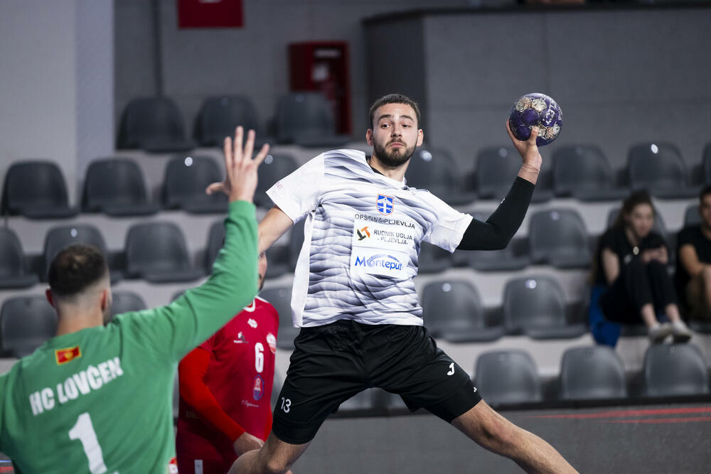 <p>Cetinjani bolji od Pljevljaka u finalu (34:26), do kraja sezone imaju veliki šansu da kompletitraju devetu dvostruku krunu</p>