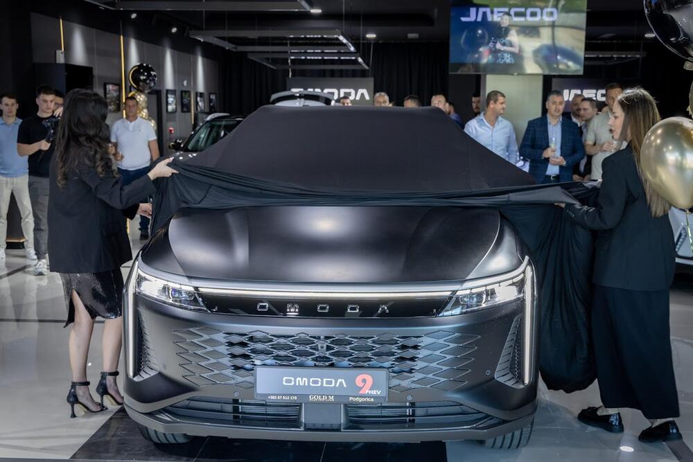 Gold M Electric Cars