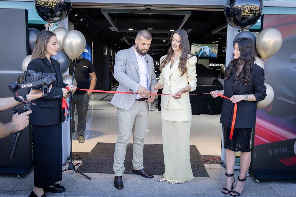 <p><em>Otvoren novi salon Gold M Electric Cars u Podgorici</em></p>