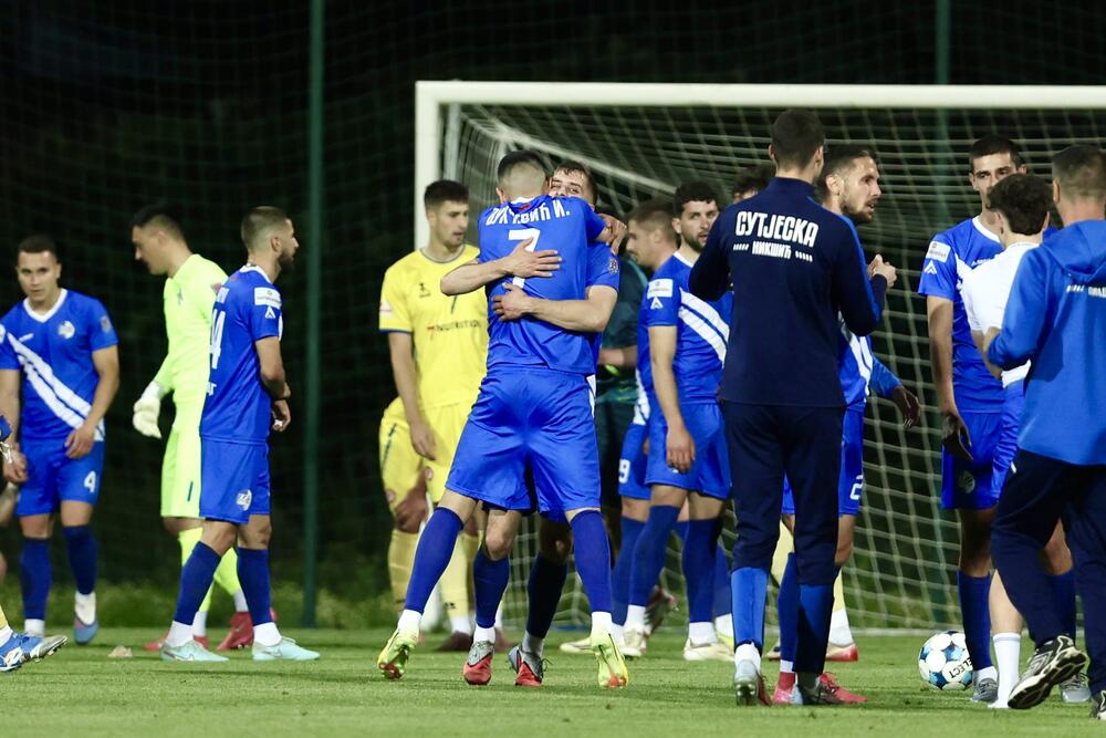 <p>Fudbaleri Sutjeske su stigli do šeste titule prvaka Crne Gore u istoriji.</p>  <p>Nikšićani su večeras u Danilovgradu savladali Mladost Lob.bet 1:0 pa kolo prije kraja imaju šest bodova više od drugoplasiranog Mornara.</p>  <p>Jedini strijelac na "Stadionu braće Velašević" bio je Andrija Ražnatović koji je postigao deveti gol u šampionatu ove sezone.</p>