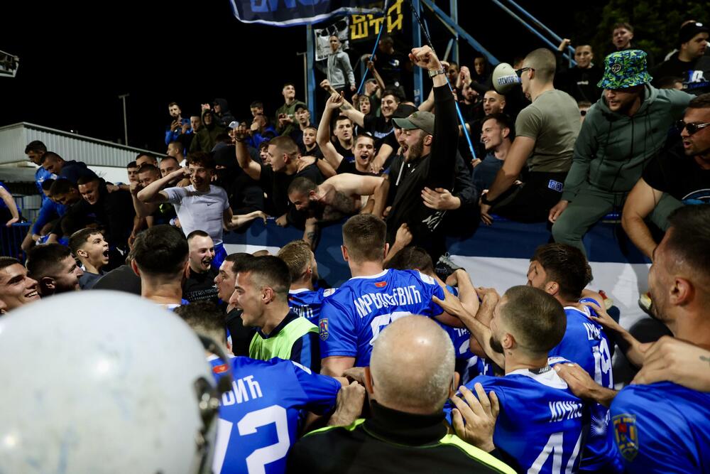 <p>Fudbaleri Sutjeske su stigli do šeste titule prvaka Crne Gore u istoriji.</p>  <p>Nikšićani su večeras u Danilovgradu savladali Mladost Lob.bet 1:0 pa kolo prije kraja imaju šest bodova više od drugoplasiranog Mornara.</p>  <p>Jedini strijelac na "Stadionu braće Velašević" bio je Andrija Ražnatović koji je postigao deveti gol u šampionatu ove sezone.</p>