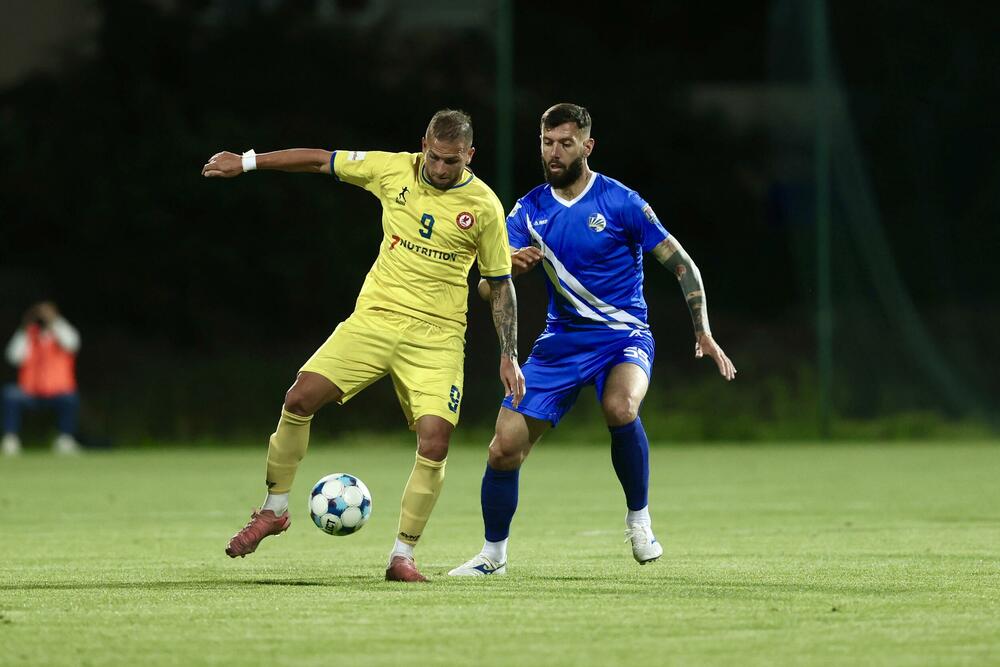 <p>Fudbaleri Sutjeske su stigli do šeste titule prvaka Crne Gore u istoriji.</p>  <p>Nikšićani su večeras u Danilovgradu savladali Mladost Lob.bet 1:0 pa kolo prije kraja imaju šest bodova više od drugoplasiranog Mornara.</p>  <p>Jedini strijelac na "Stadionu braće Velašević" bio je Andrija Ražnatović koji je postigao deveti gol u šampionatu ove sezone.</p>