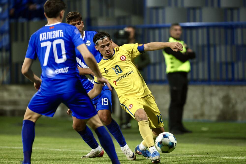 <p>Fudbaleri Sutjeske su stigli do šeste titule prvaka Crne Gore u istoriji.</p>  <p>Nikšićani su večeras u Danilovgradu savladali Mladost Lob.bet 1:0 pa kolo prije kraja imaju šest bodova više od drugoplasiranog Mornara.</p>  <p>Jedini strijelac na "Stadionu braće Velašević" bio je Andrija Ražnatović koji je postigao deveti gol u šampionatu ove sezone.</p>