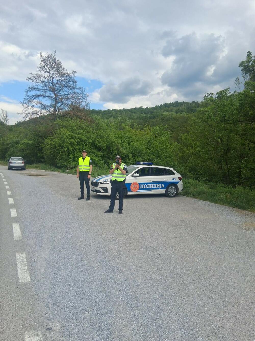 <p>Iz policije su kazali da su uoči koncerta zabilježili prijeteće mejlove lažne sadržine koji su se odnosili na centralnu proslavu na Trgu u Podgorici, a koji su za cilj imali opstrukciju održavanja ove proslave</p>