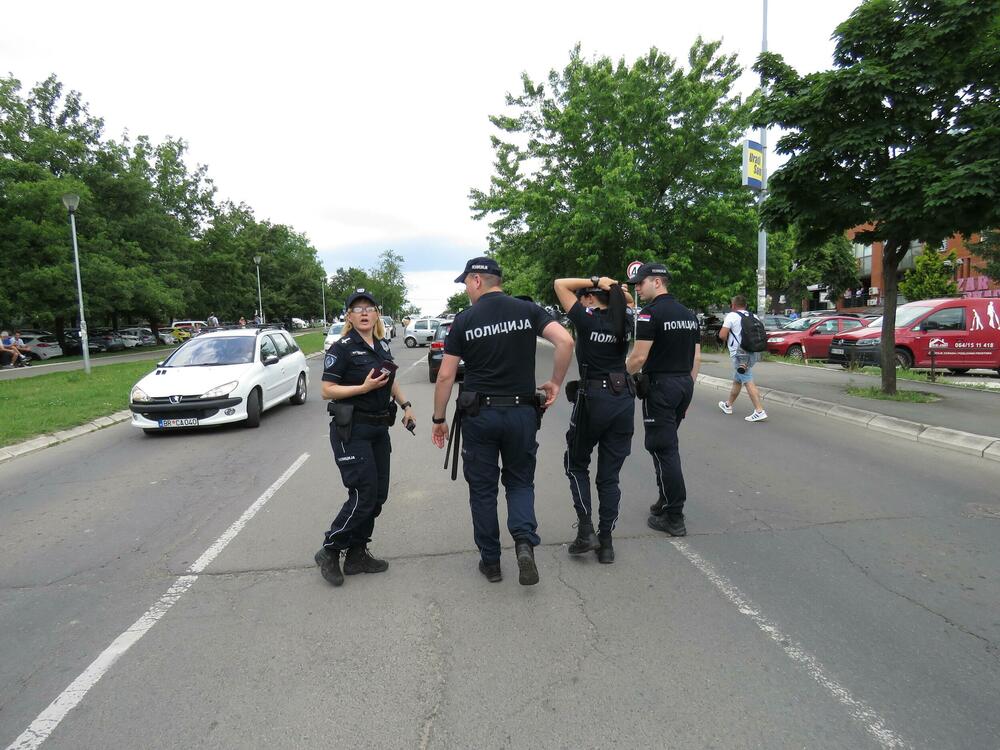 <p>Glavni dio studentskog protesta "Ti i ja, Slavija" počeo je nešto poslije 18 časova. Protest bi zvanično trebalo da traje do 20 časova</p>