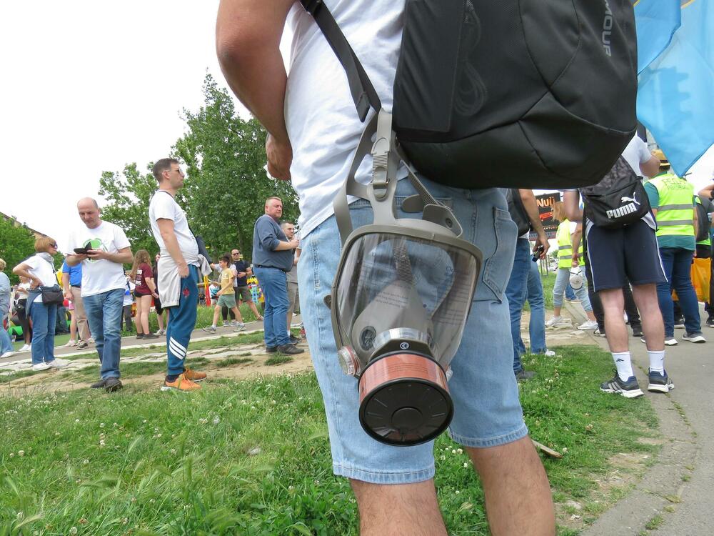 <p>Glavni dio studentskog protesta "Ti i ja, Slavija" počeo je nešto poslije 18 časova. Protest bi zvanično trebalo da traje do 20 časova</p>