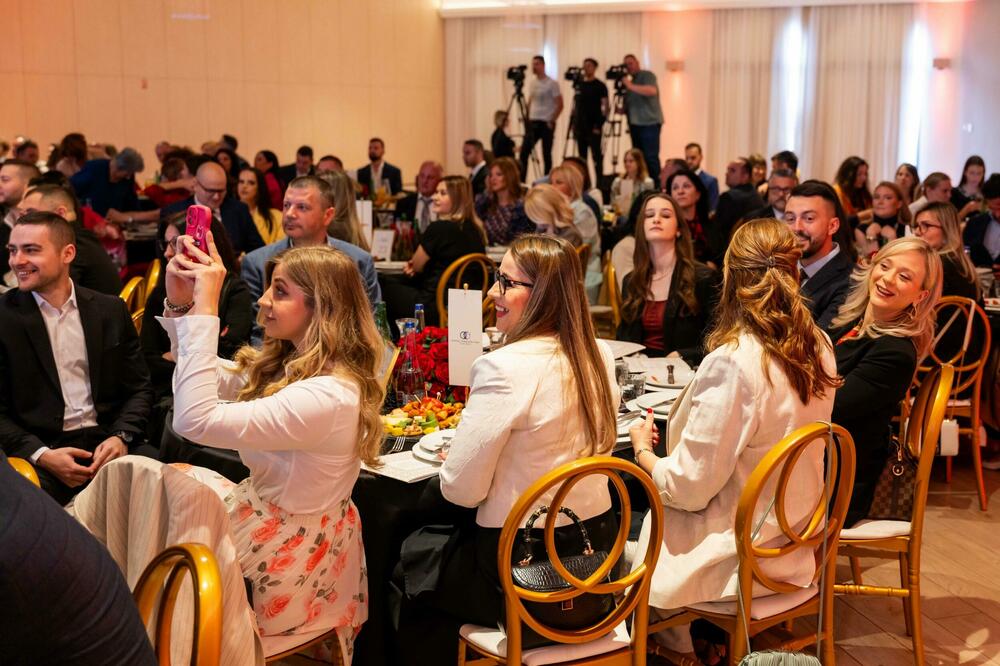 <p>Jubilarna 10. dodjela godišnjih nagrada Asocijacije menadžera Crne Gore još jednom je potvrdila status najprestižnijeg poslovnog događaja u državi</p>