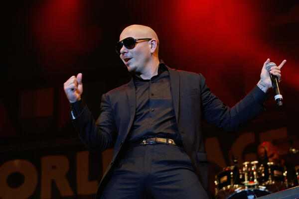 Pitbul okuplja ćelave glave za obaranje Ginisovog rekorda