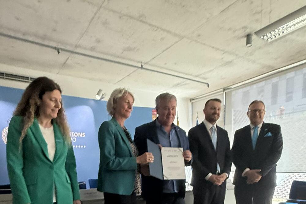 Uručivanje zahvalnice Opštini Pljevlja, Foto: Opština Pljevlja