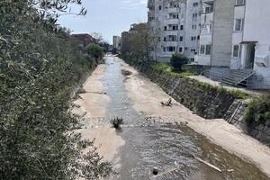 Gradiće garaže i ulicu preko Grđevice: U jeku finansijske krize,...