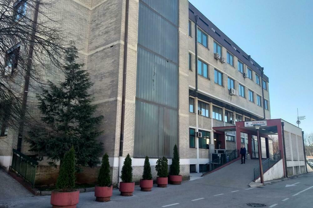 Beba ostavljena bez nadzora: Opšta bolnica Nikšić, Foto: Svetlana Mandić